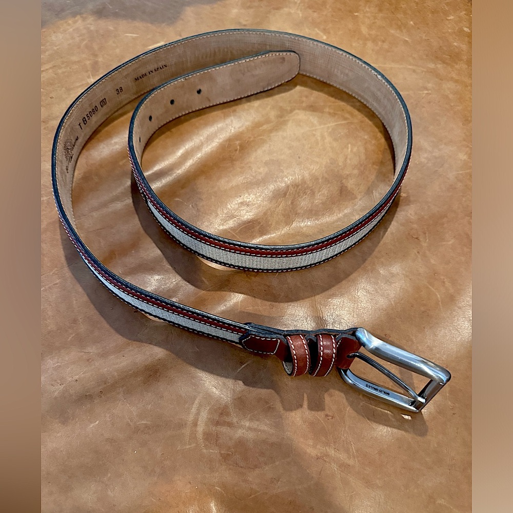 RARE - Tommy Bahama Brown Leather made in Spain Size 38